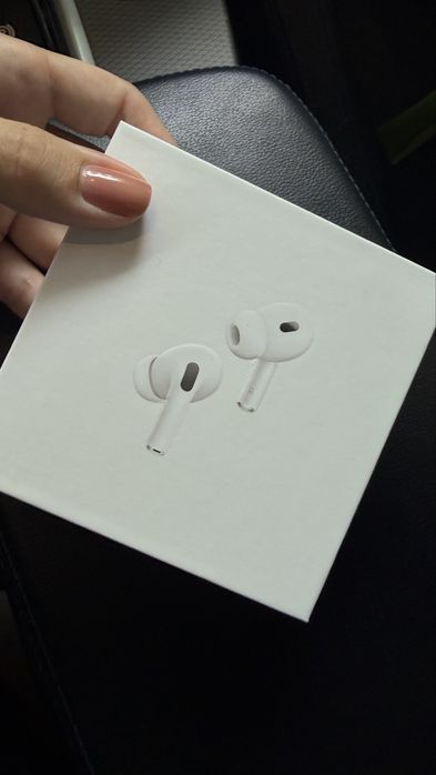 AirPods Pro 2 (2nd Generation) с MagSafe Charging Case.