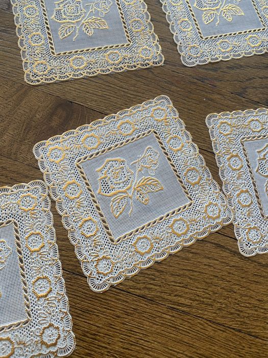 Подложки за чаши с рози