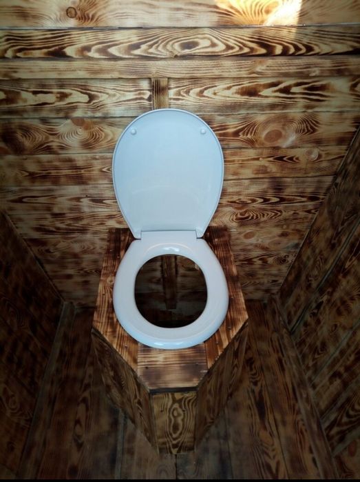 Уличный.  туалет