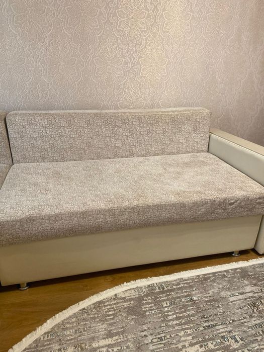 Диван в хорошем состоянии