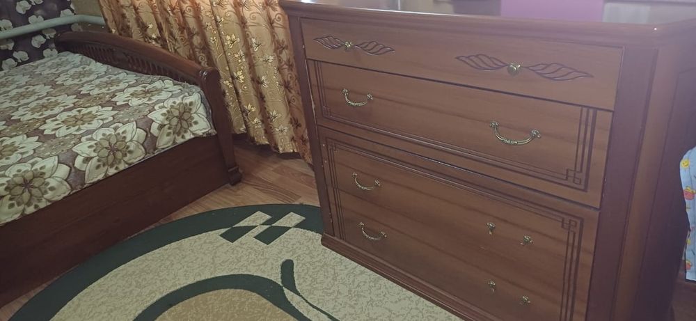 Продам спальный гарнитур