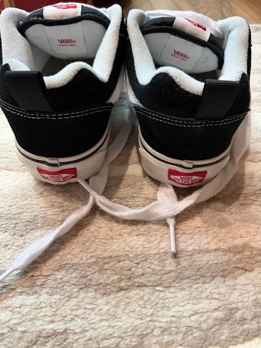 Продавам кецове VANS