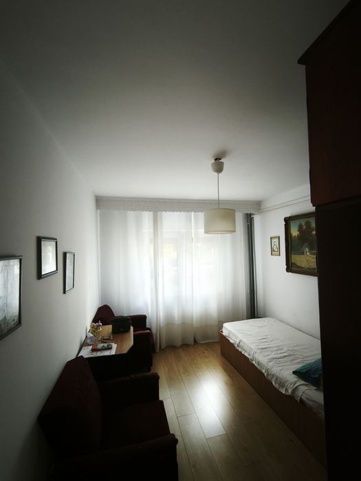 Închiriez apartament cu 3 camere in zona Nord/ Mall