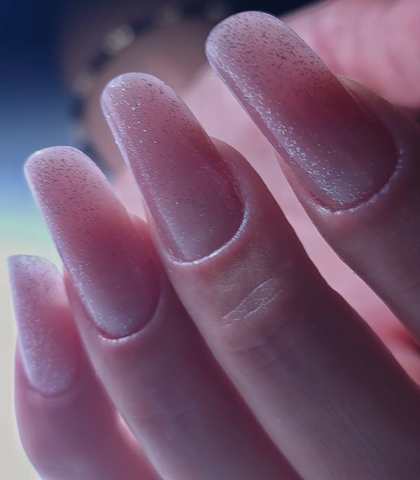 Unghii cu gel și semi