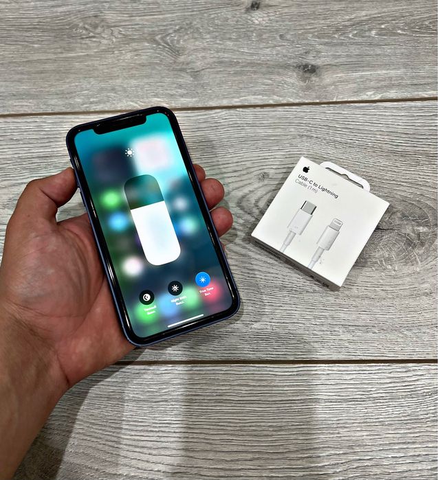 Айфон XR в корпусе 17 pro 128GB/100%