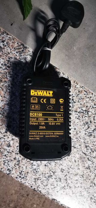 Incarcator /Charger Dewalt DCB100
