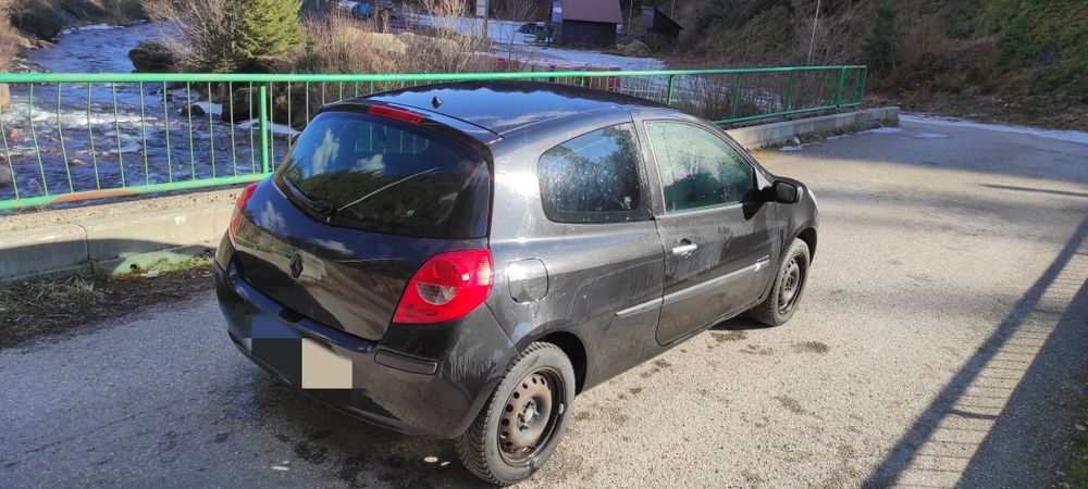 Vând Renault Clio 3 1.2tce