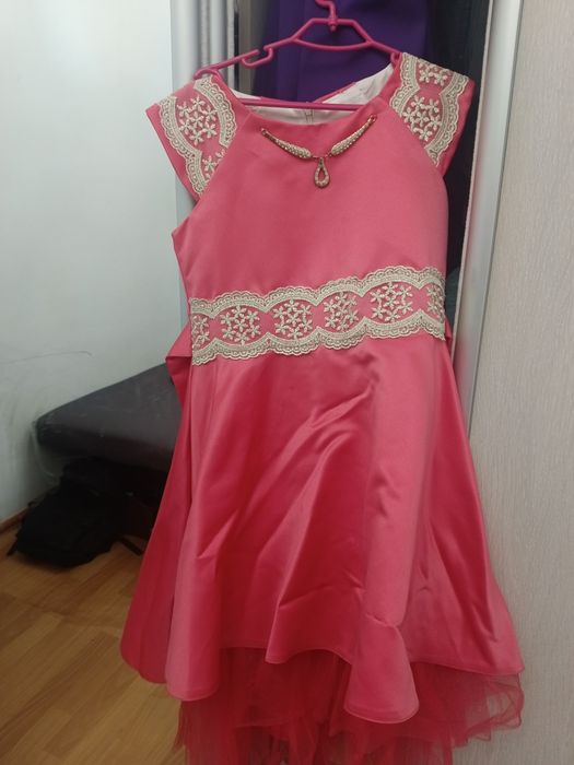 Продам детское платья