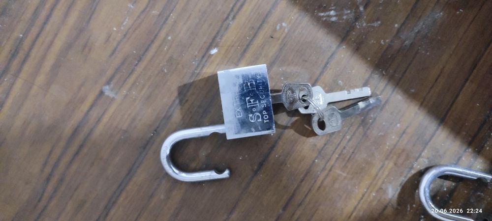 Продам навесной замок Extra Top Security+ 3 ключами