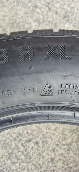 4 anvelope iarna runflat ca noi Continental 255/55/18.Pretul este pe bucata.
