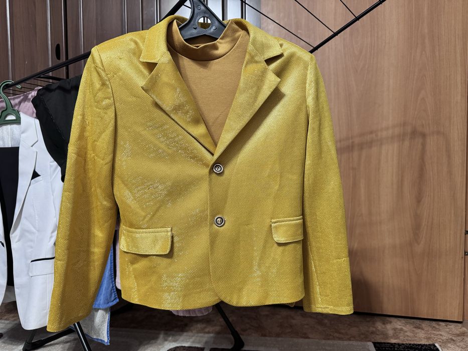 Продам концертные костюмы!