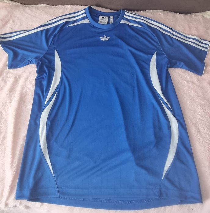 Tricou Adidas nou mãrimea M