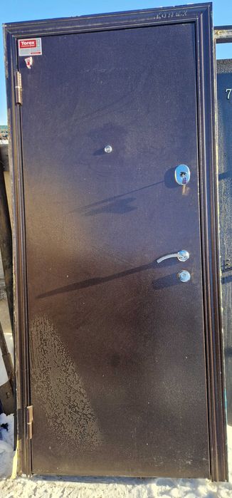 Продам входную дверь