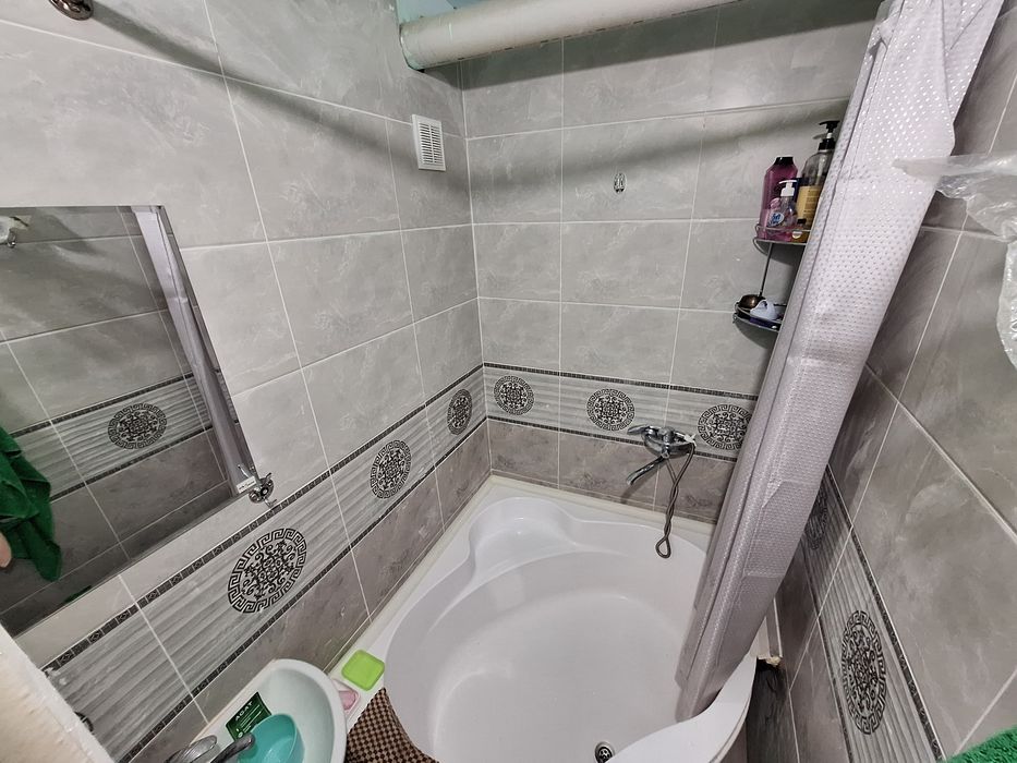 2 xonali xonadon sotiladi. Продаётся двухкомнатная кварти