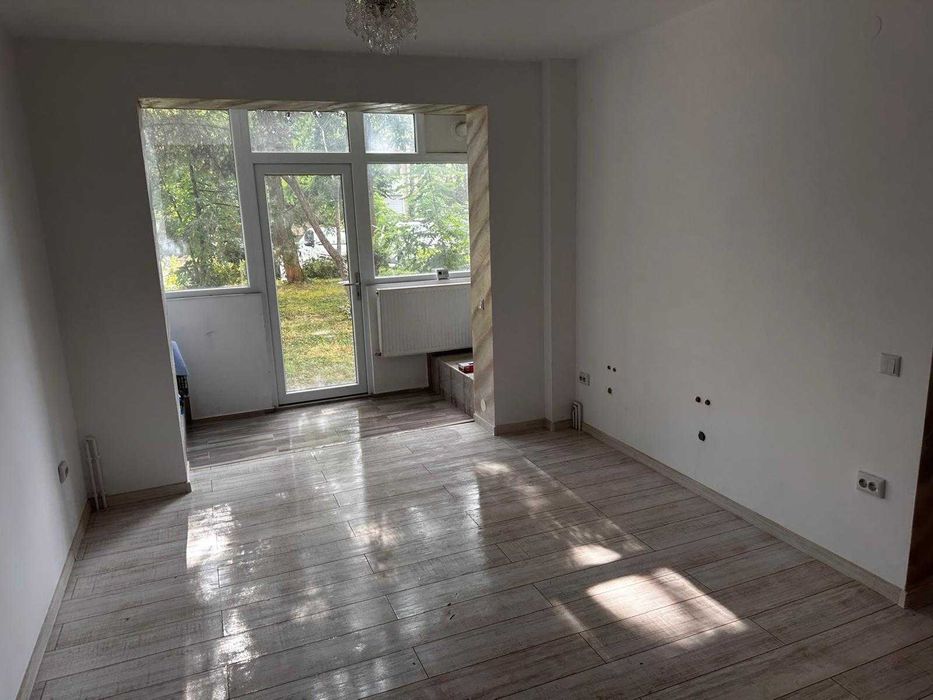 Se vinde Apartament Central Renovat Recent - Pitești, Strada Livezilor
