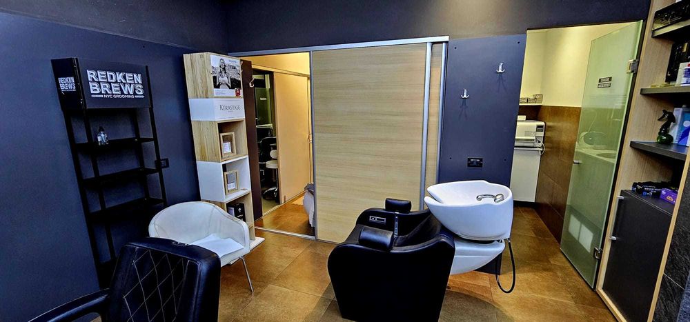 Afacere la cheie salon infrumusetare Mall Focsani 16 angajati