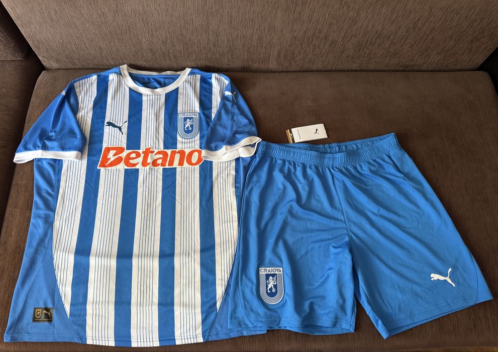 Echipament set Puma Universitatea Craiova marimea XL/L