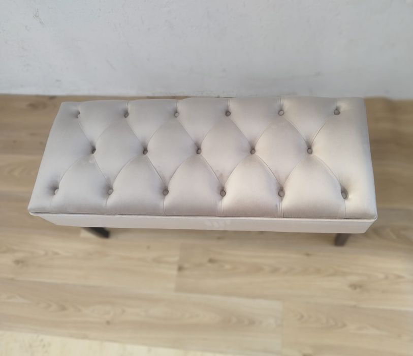 Vând bancheta, bancuta tapițata model cu nasturi