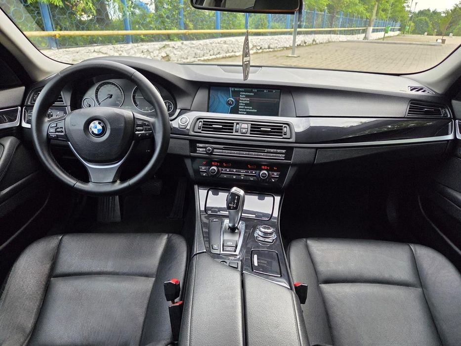 BMW 5 Series 2011 — imagine 5