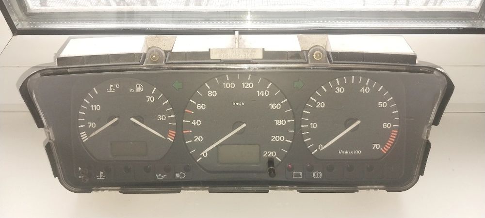 Щиток Пассат Б3 Б4 Гольф Венто Фольксваген VW