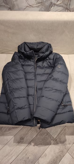 Продам зимнию куртку