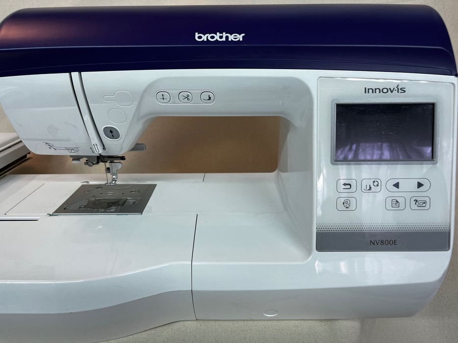 Mașină de brodat Brother Innovis NV 800E