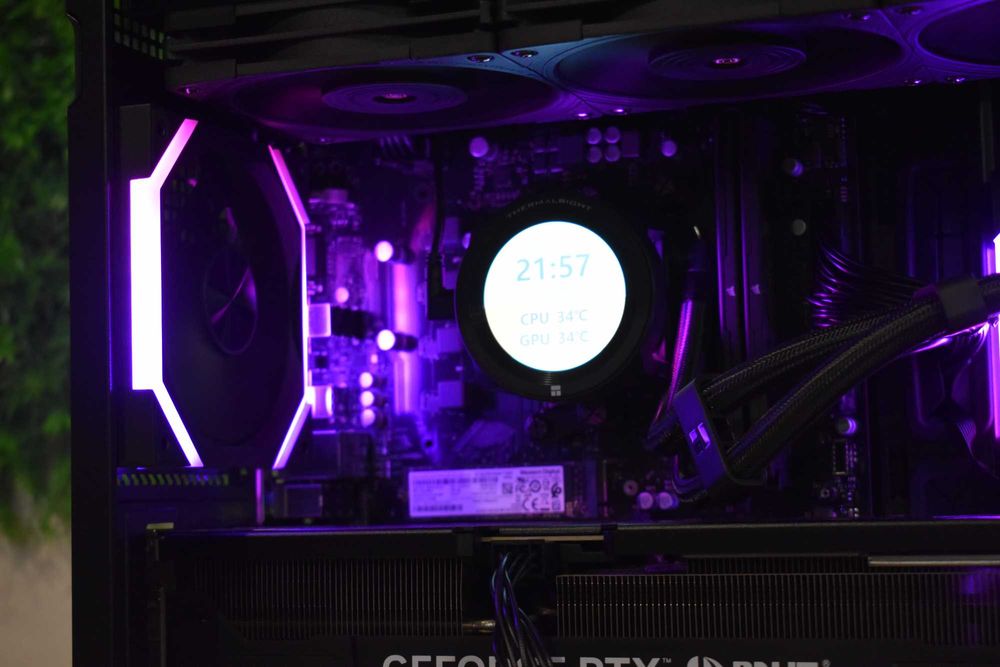 Геймърски Компютър Ryzen 7 7700 | Rtx 4070 | 32GB ram | 512GB Ssd |