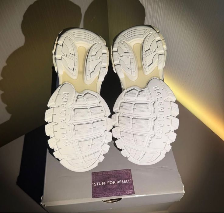 Balenciaga track albi