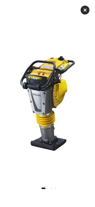 Închiriez mai compactor profesional BOMAG BT65 cu motor Honda GXR120.