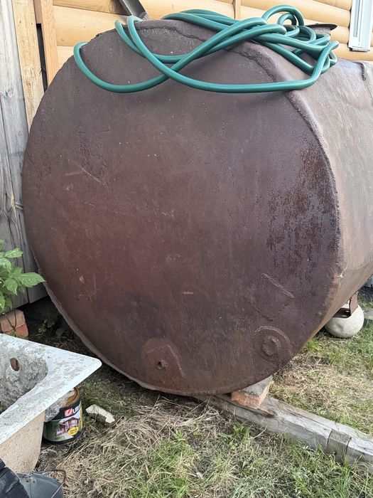 Продам 3-х кубовый емкость