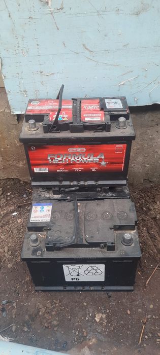 Vând baterii  second