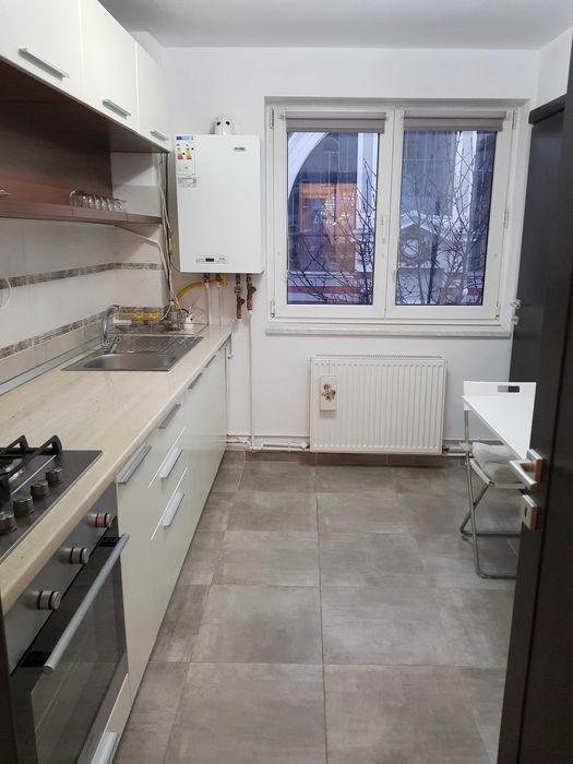 Inchiriez apartament 2 camere, zona centrala, DISPONIBIL DIN IANUARIE