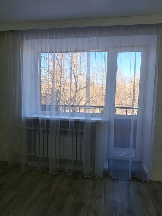 Яркие синие шторы с тюлем, после стирки