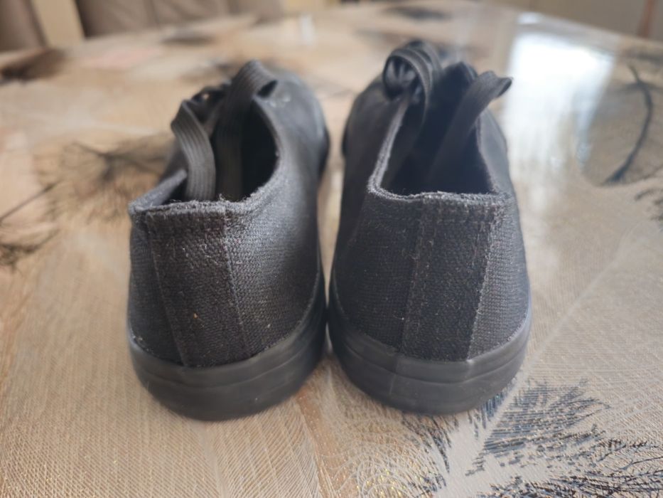 Продавам гуменки  SINSAY  н.37