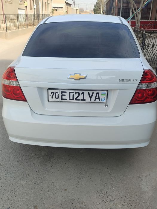 Neksiya 3 sotiladi bir qol moshin