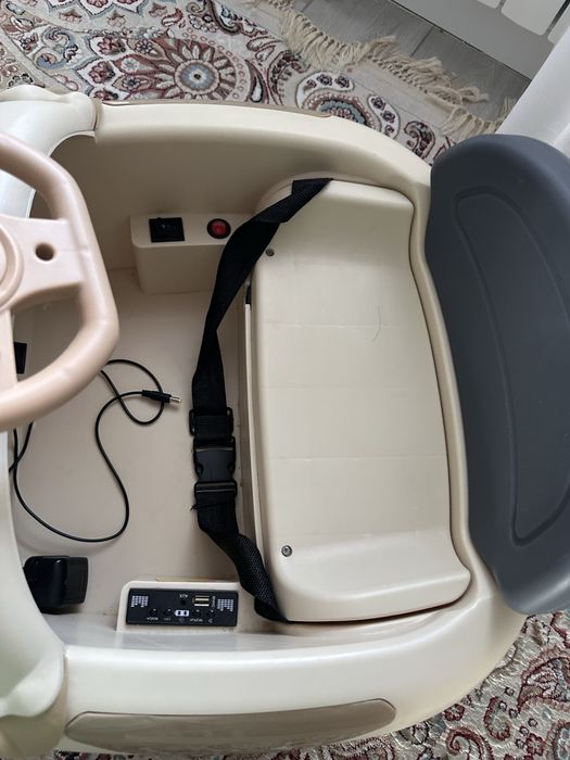 Продам машинку на пульте