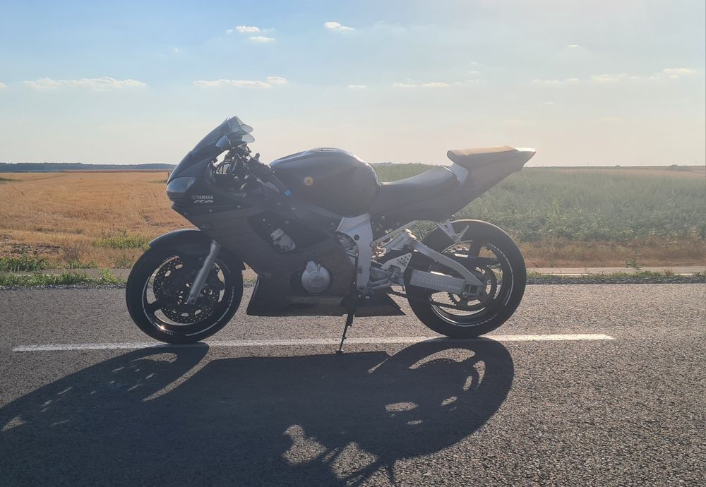 Vând Yamaha YZF R6