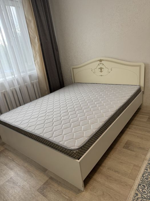 Продам кровать вместе с матрасом