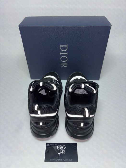 Christian Dior B22