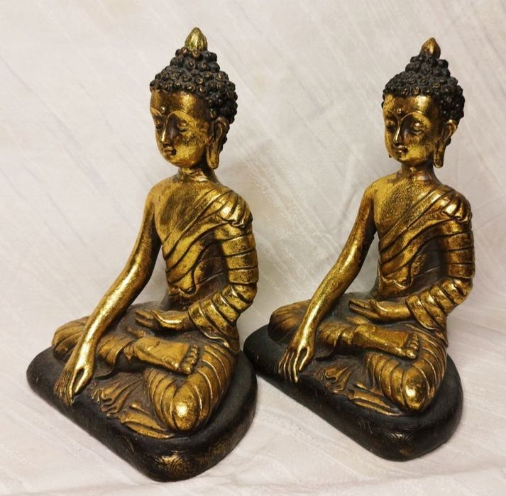 Figurine decorative Zeul Budha Colecția Leonardo, din rășină acrilică.