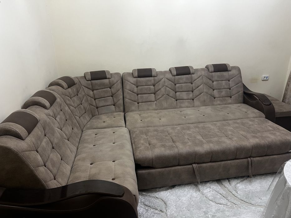 Divan sotiladi stochno!