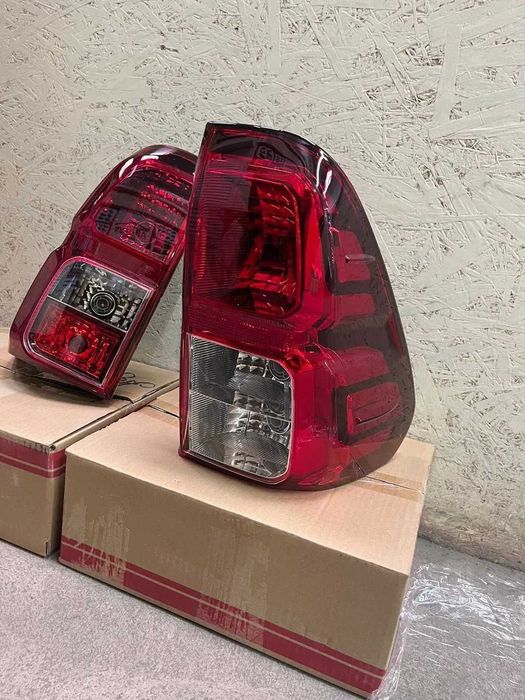 Фонарь Тойота Хайлукс 16- Toyota Hilux 16-