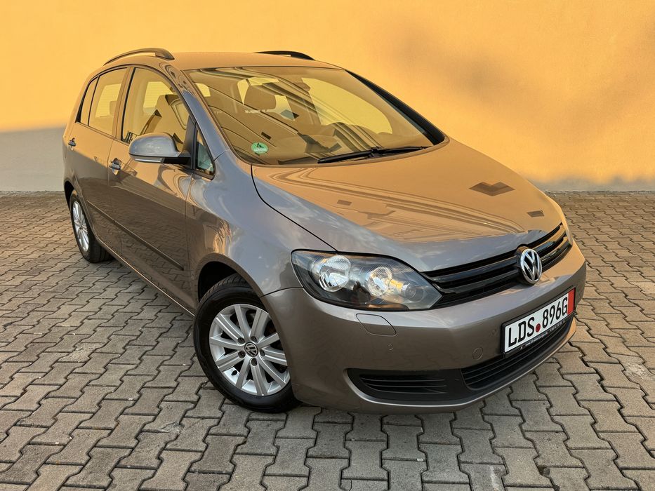 VW Golf Plus 2013•DSG•Climatronic•Scaune incalz•Navi•Senzor p•8 Roti•