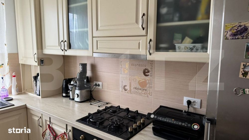 Apartament cu 3 camere, aer conditionat, etaj intermediar, lift, parca