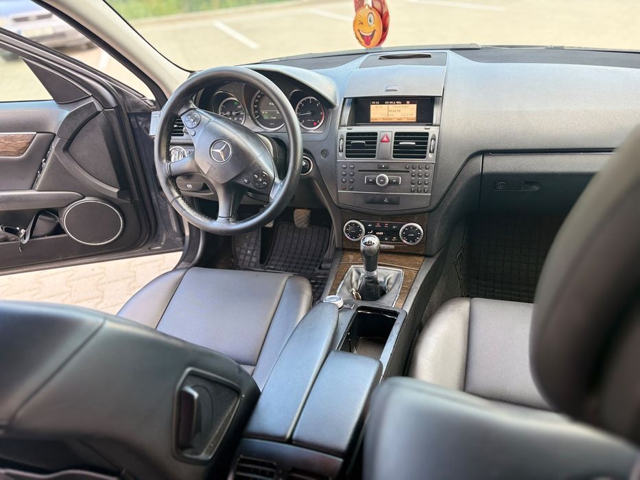 MERCEDES-BENZ C-Class 2010 — imagine 3