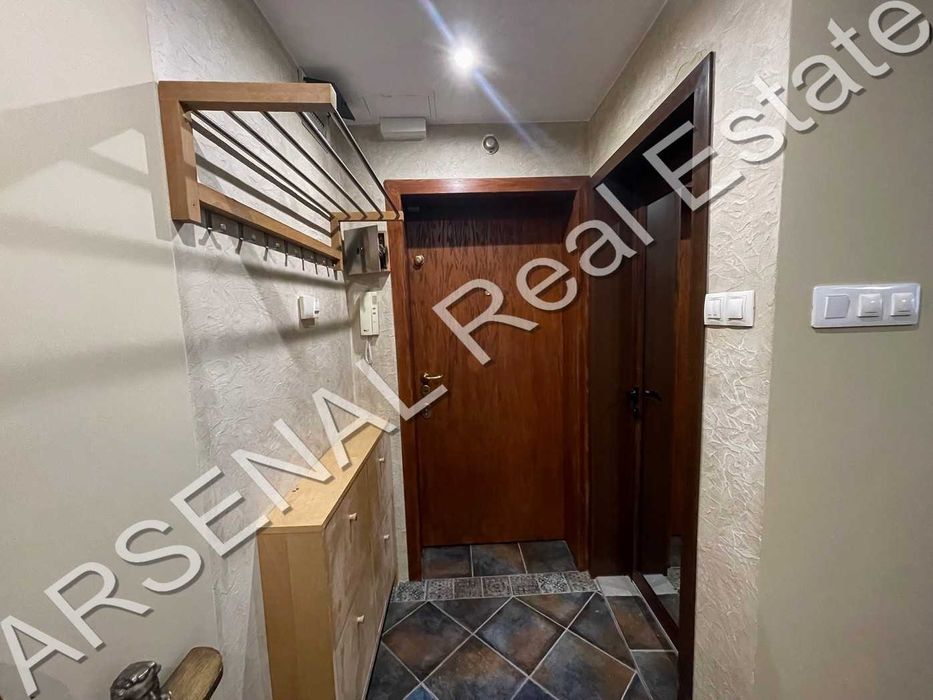 Тристаен апартамент под наем, Център