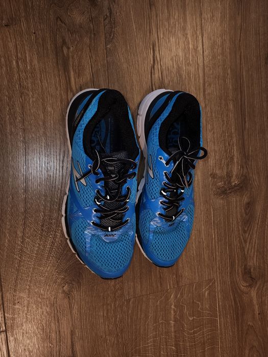Adidași Zoot, 42.5