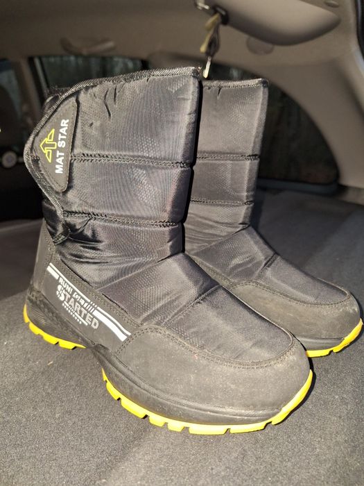 Зимен комплект за ски и др.