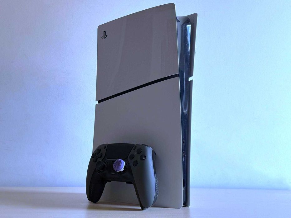 Бартер! Playstation 5 Slim Digital Edition 825GB White (Бял) + Scuf Reflex Controller