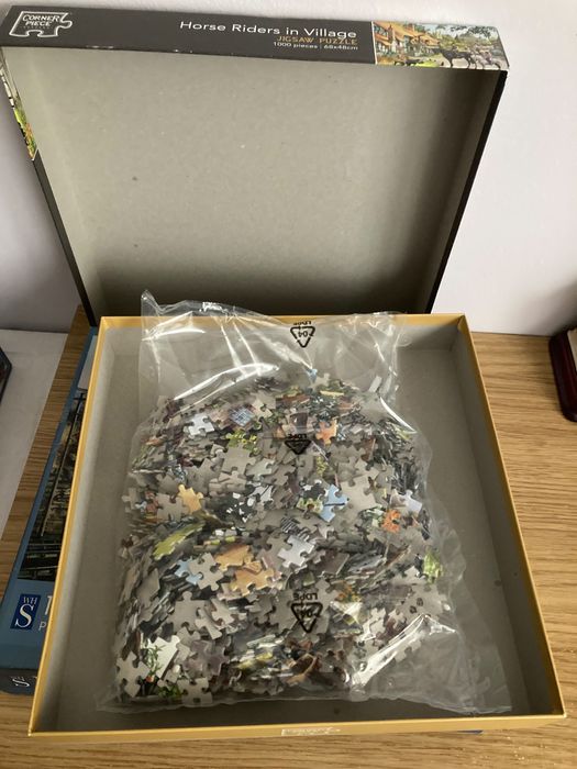 Пъзели - 4 броя.От по  1000 части